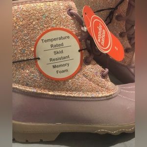 NWT girls insulated boots